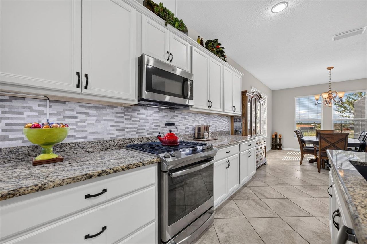 164 SILVER MAPLE ROAD — photo 19