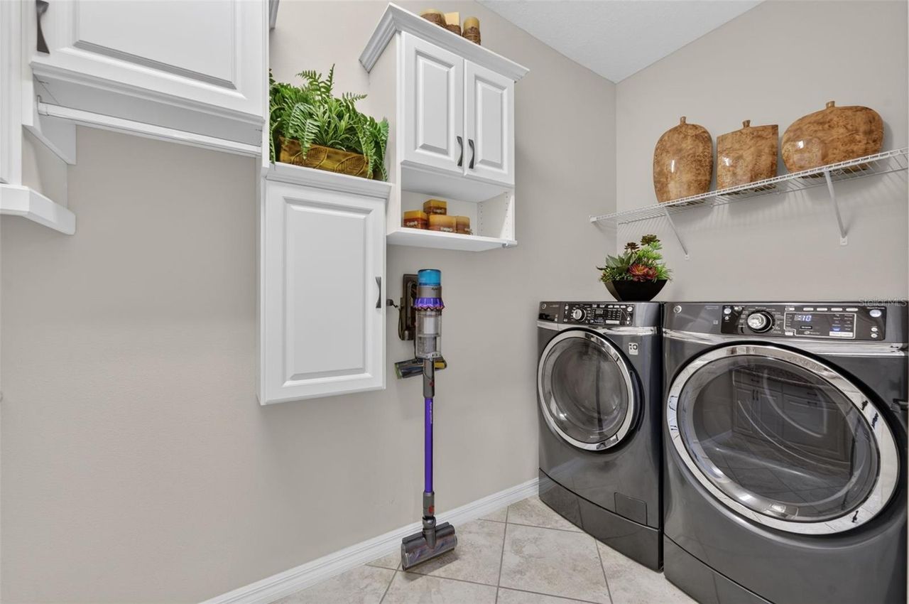 164 SILVER MAPLE ROAD — photo 34