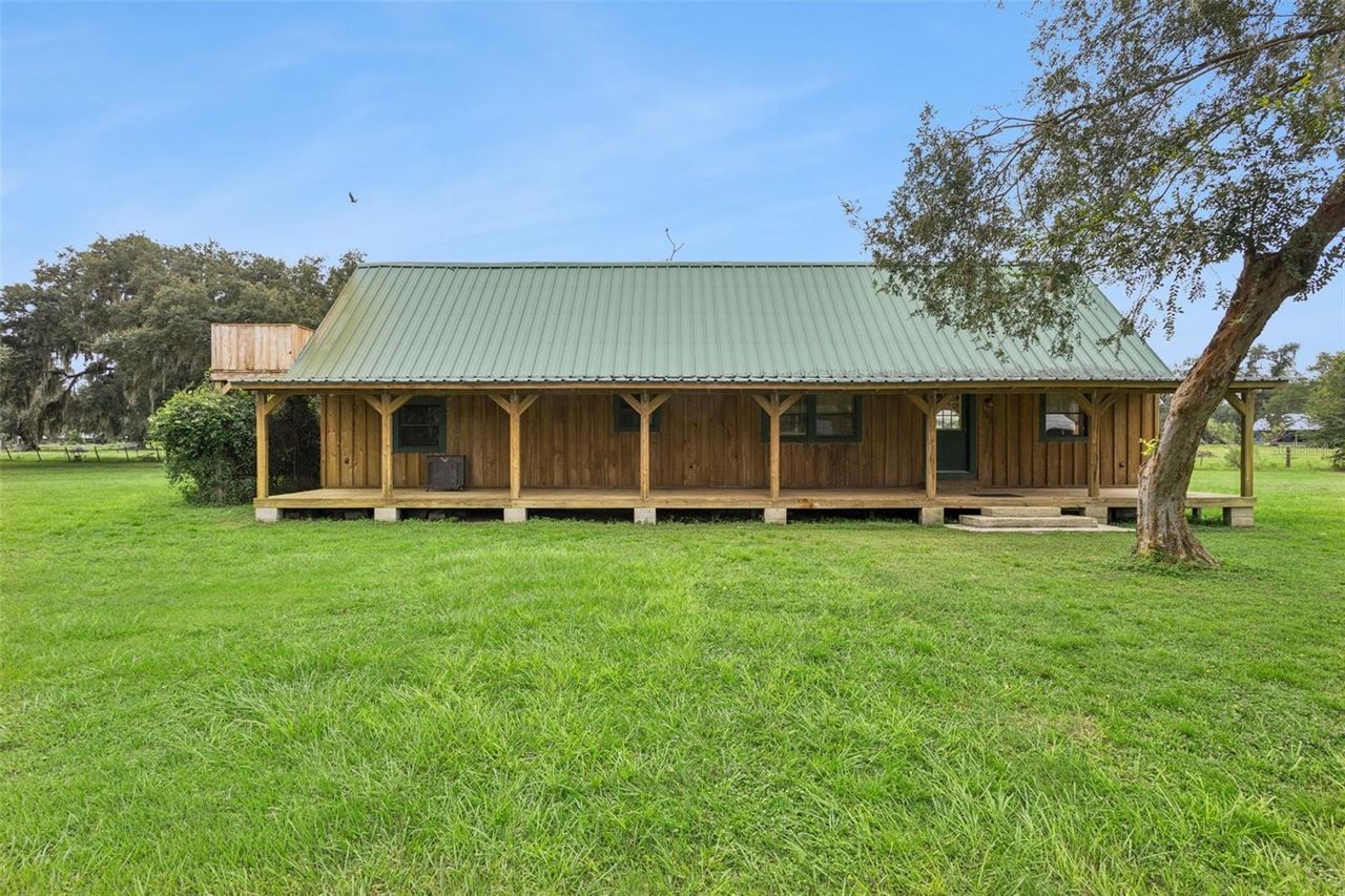 1017 SLOANS RIDGE ROAD — photo 1