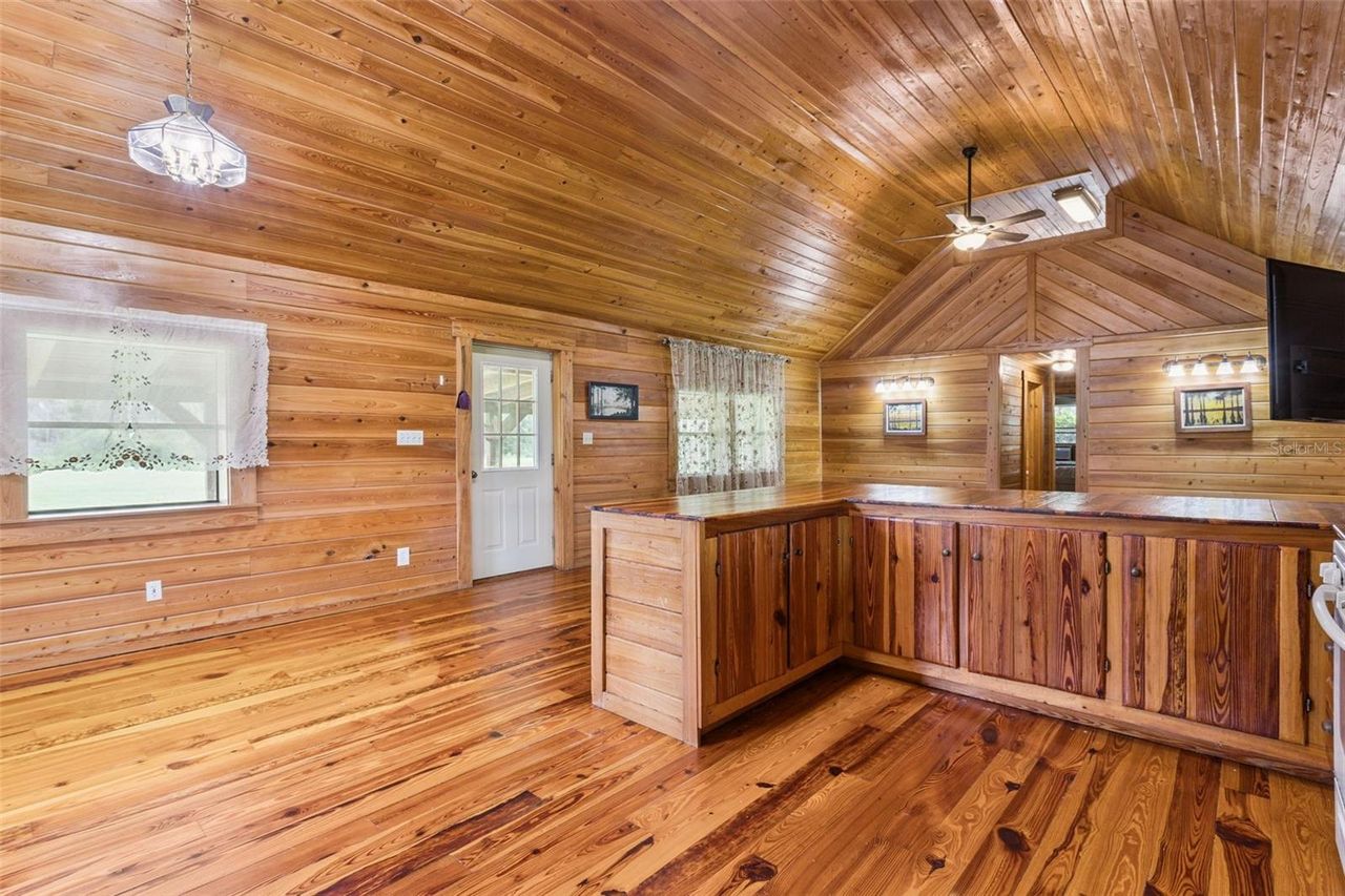 1017 SLOANS RIDGE ROAD — photo 10