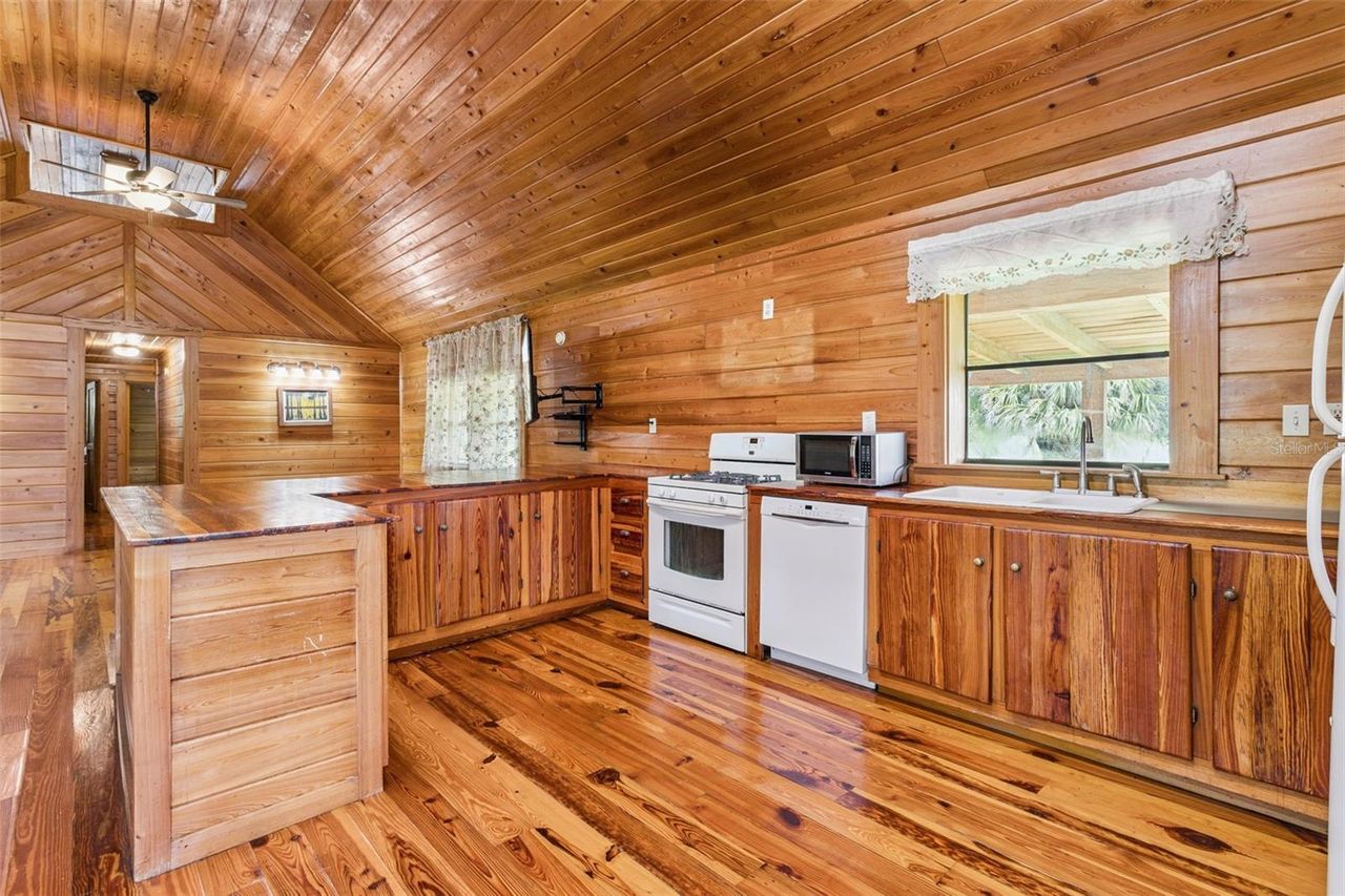 1017 SLOANS RIDGE ROAD — photo 13
