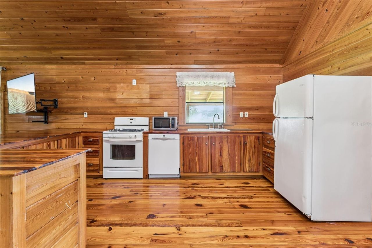 1017 SLOANS RIDGE ROAD — photo 17