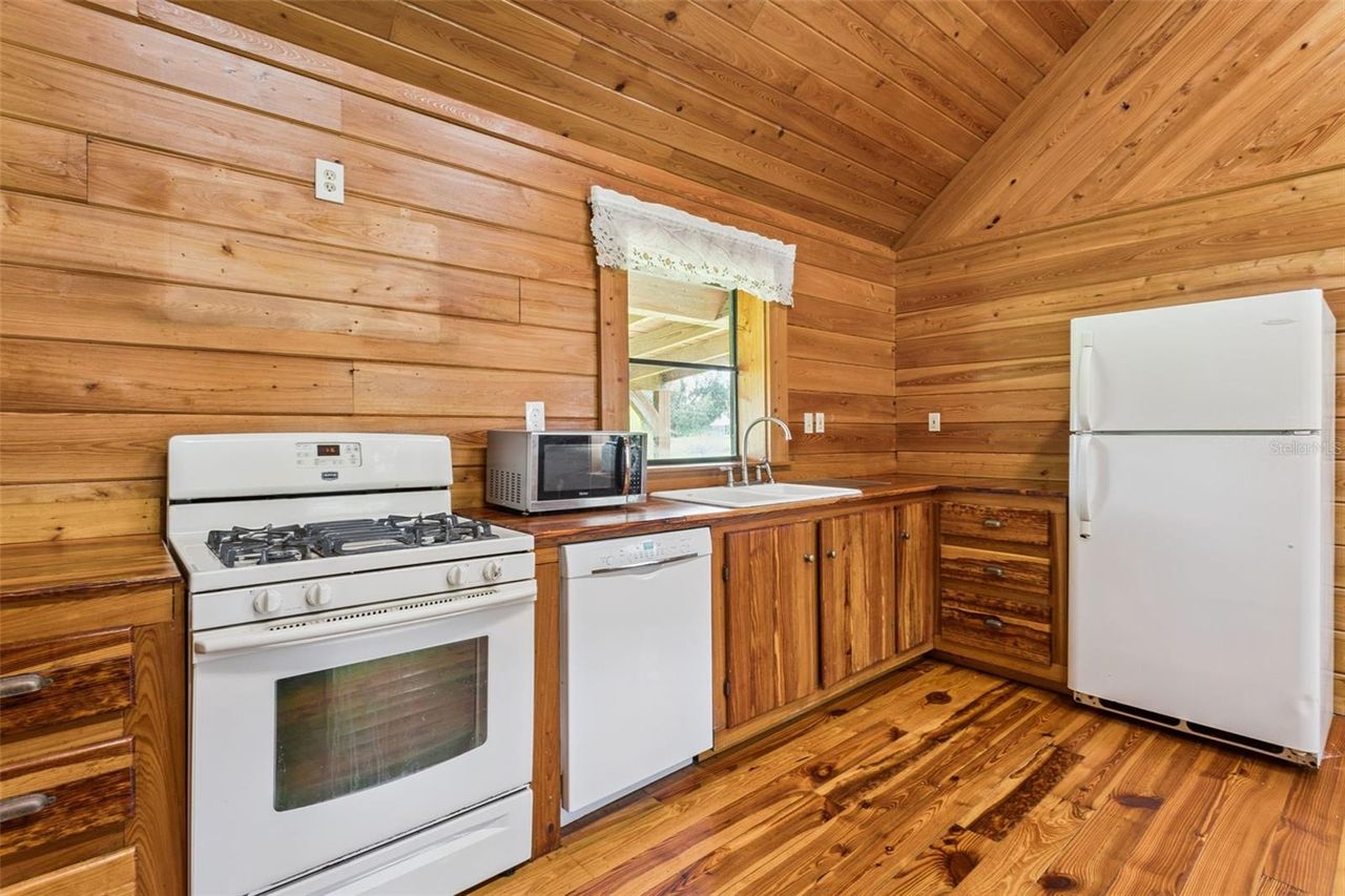 1017 SLOANS RIDGE ROAD — photo 18