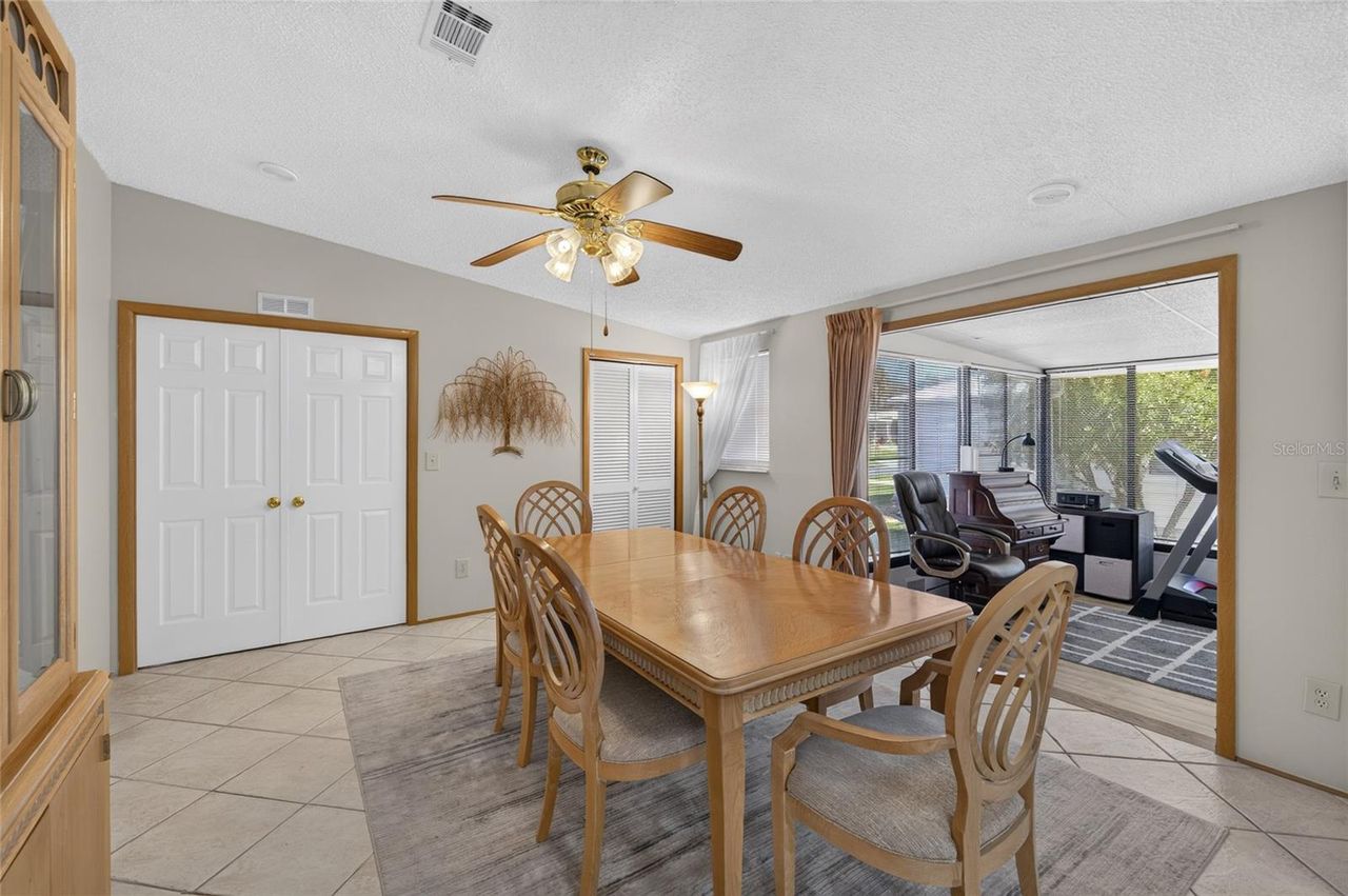 718 ORCHID STREET — photo 18