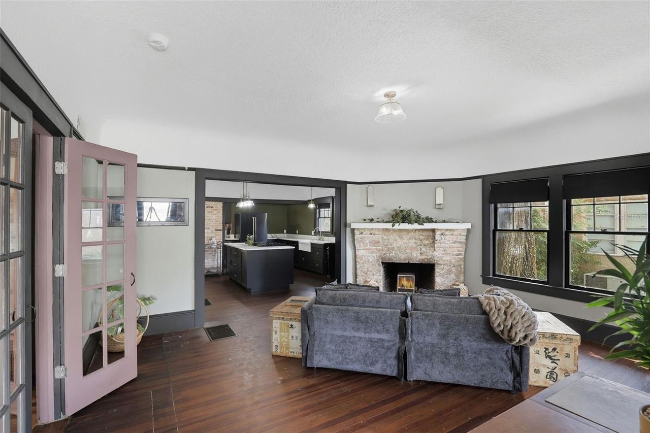 1510 WASHINGTON AVENUE — photo 3