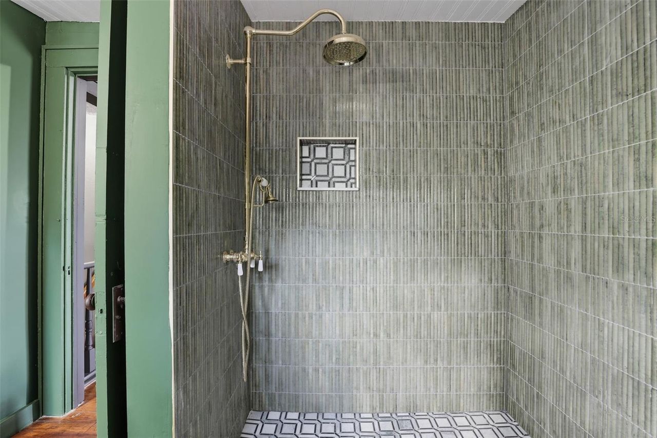 1510 WASHINGTON AVENUE — photo 19