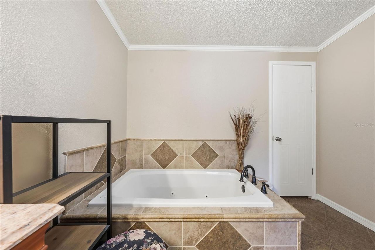 40928 BRIDLE PATH LANE — photo 17