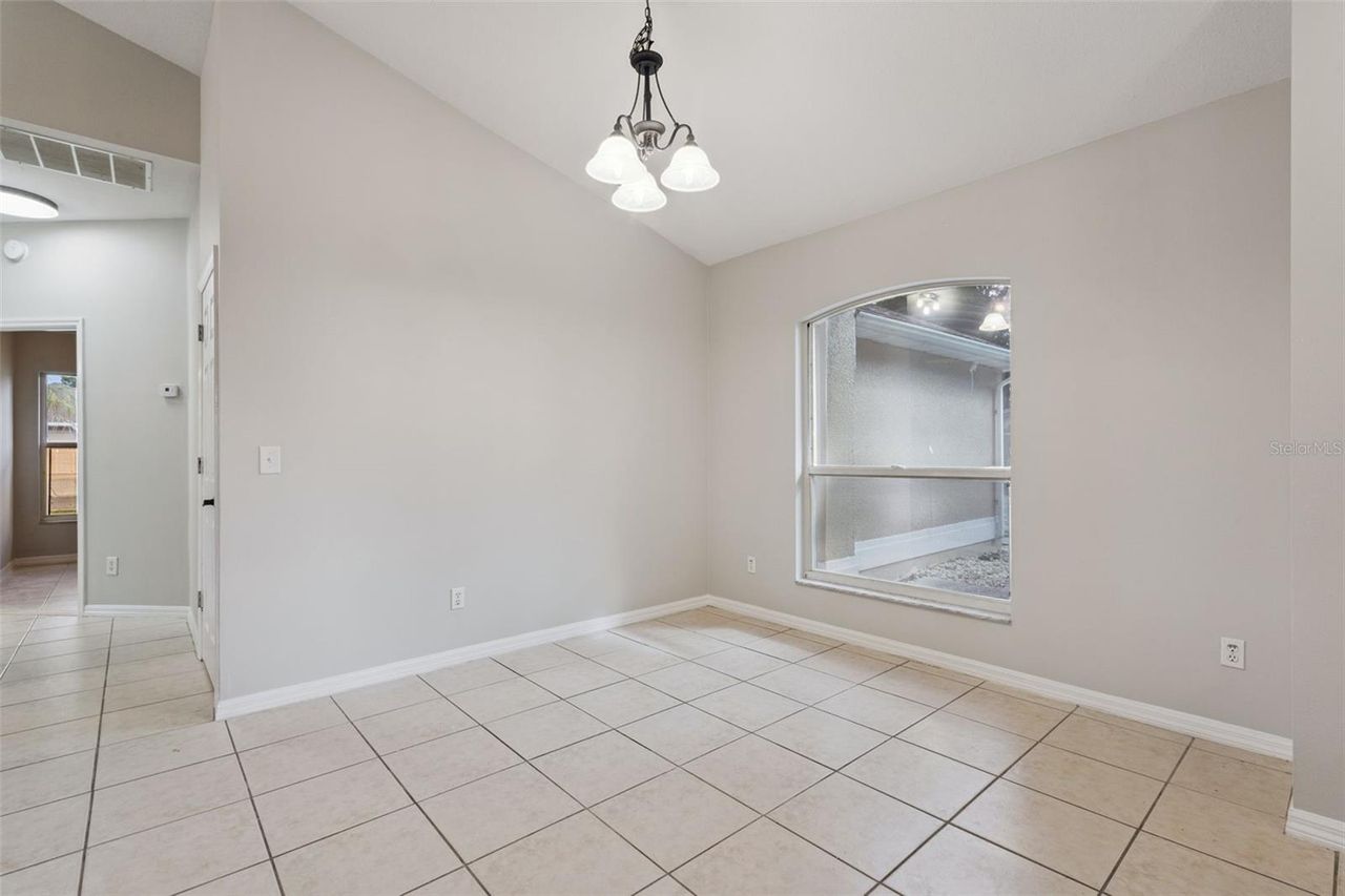 2610 AUTUMN LANE — photo 4