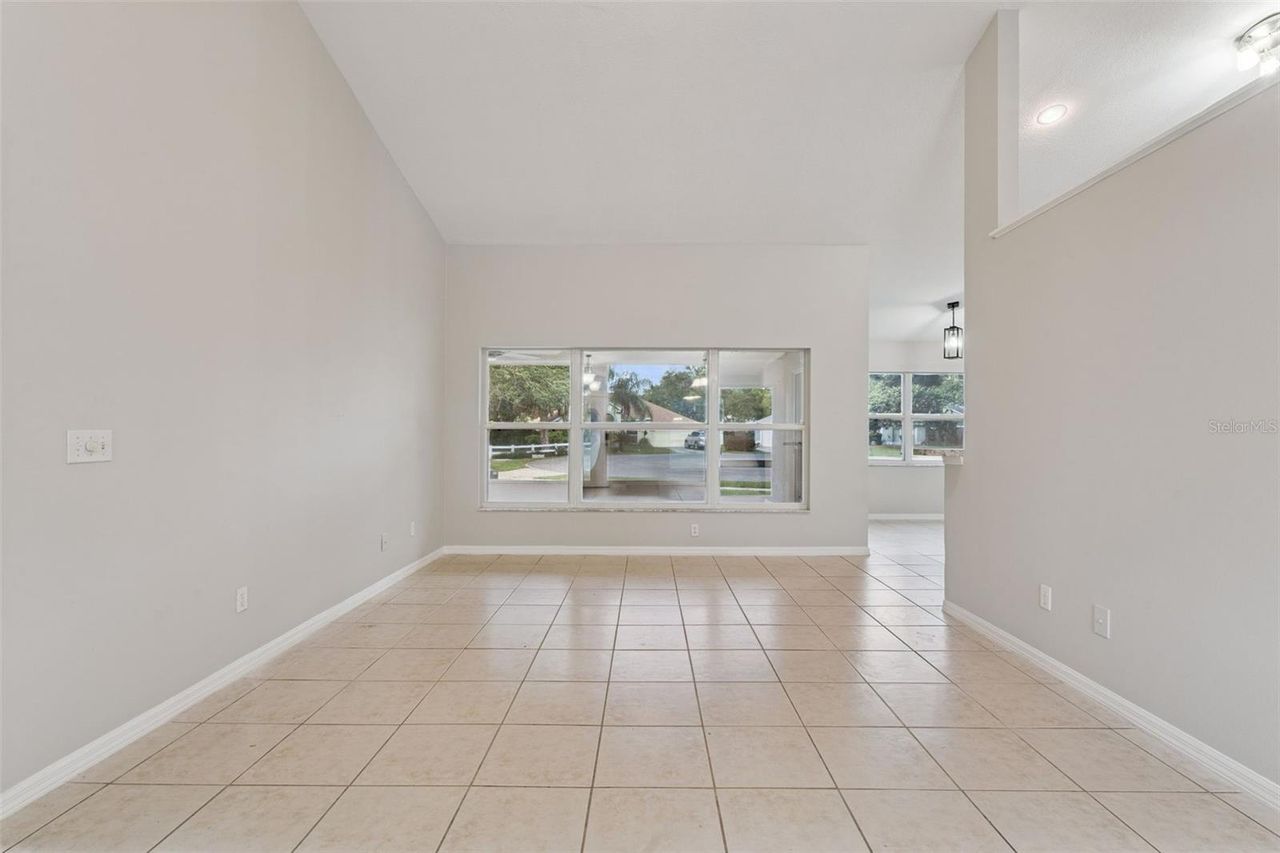 2610 AUTUMN LANE — photo 7