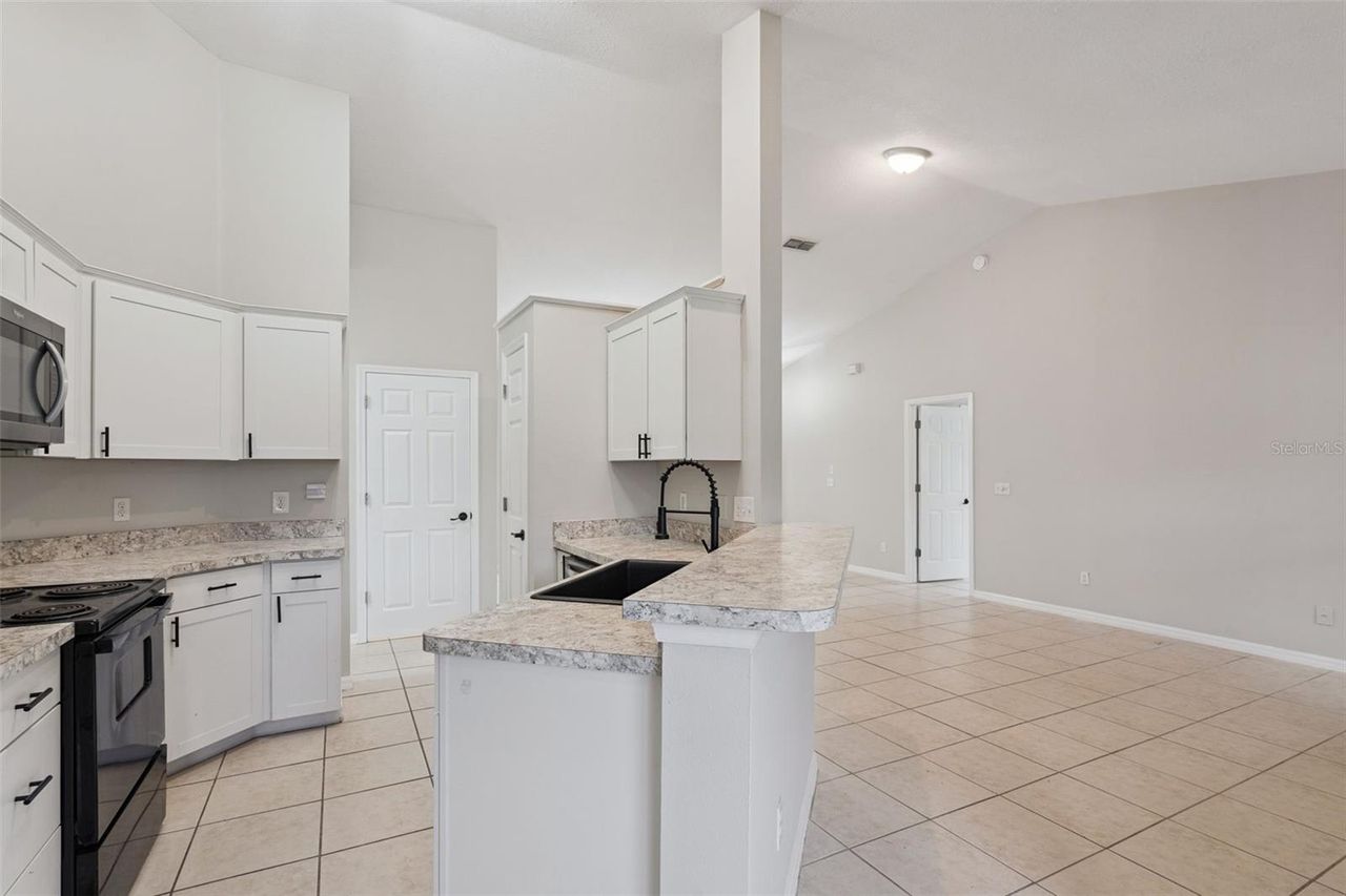 2610 AUTUMN LANE — photo 12