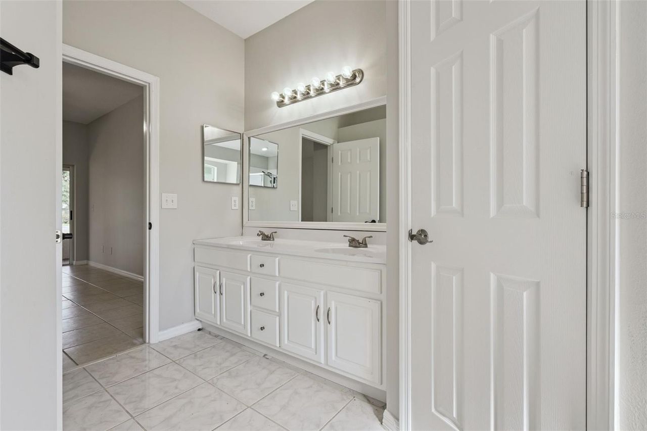 2610 AUTUMN LANE — photo 24