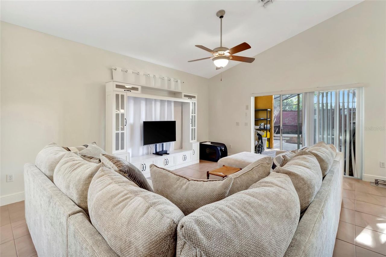 4877 GRASSY KNOLL DRIVE — photo 13