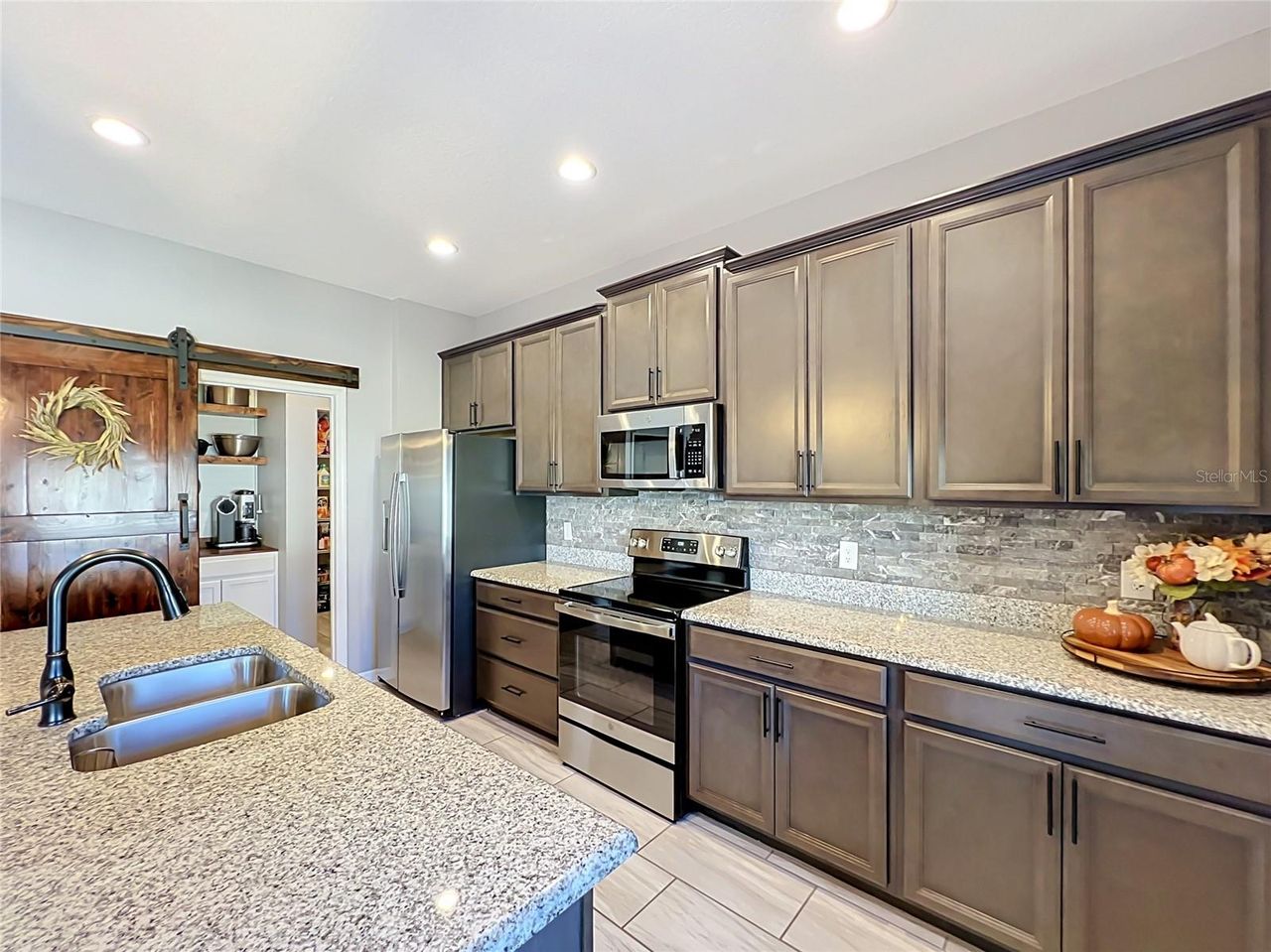 9389 LA SALLE STREET — photo 26