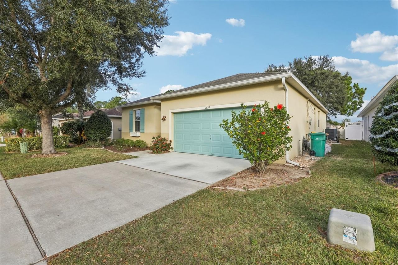 1689 STRATHMORE CIRCLE — photo 2
