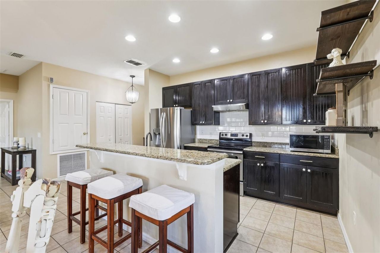 1689 STRATHMORE CIRCLE — photo 6