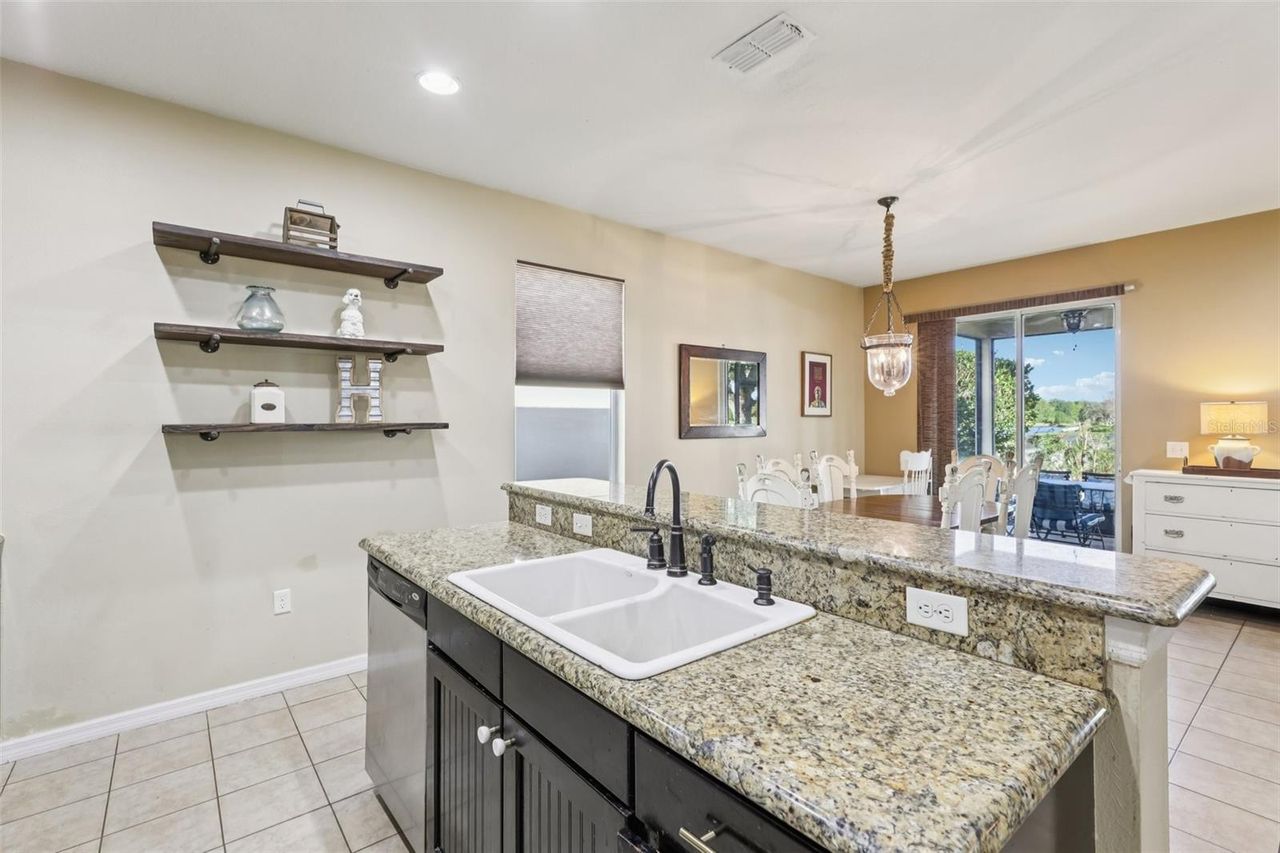 1689 STRATHMORE CIRCLE — photo 8
