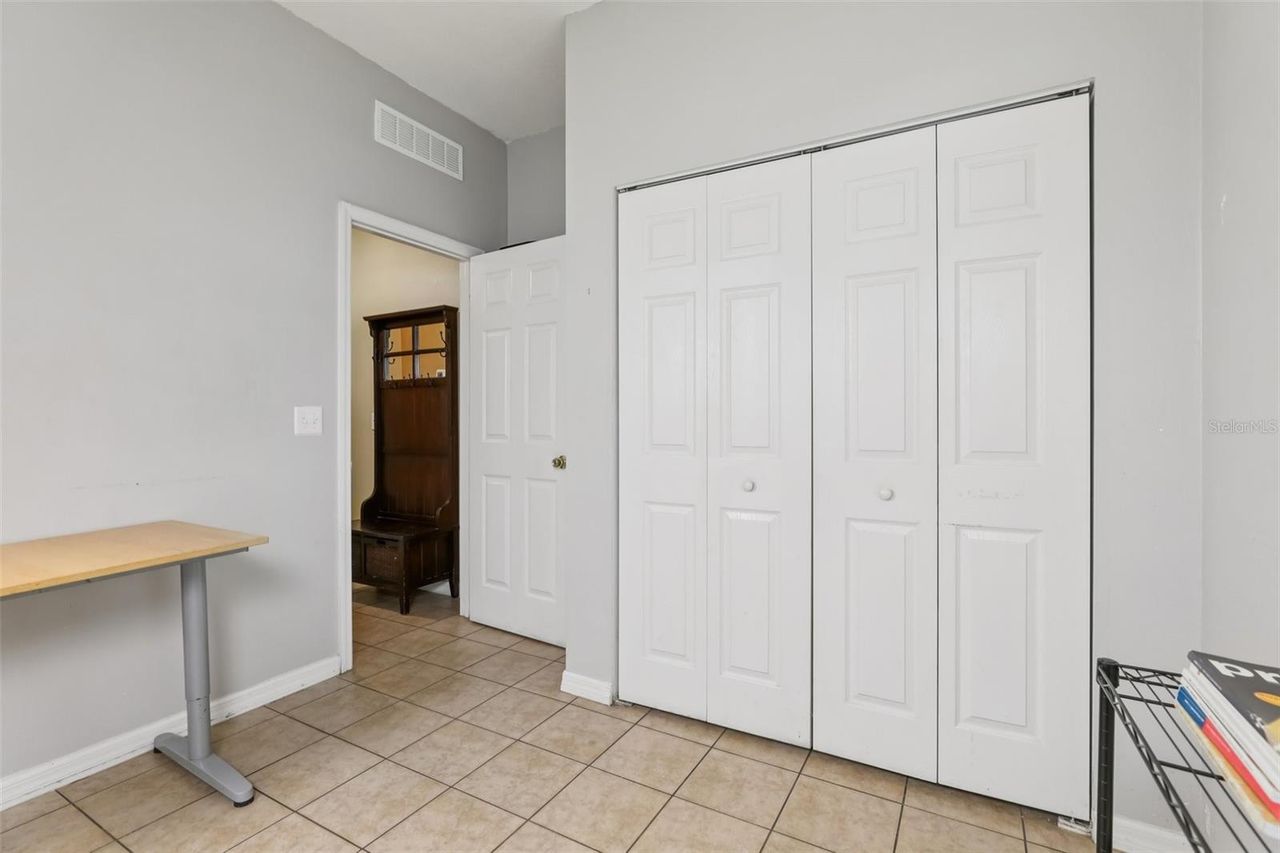 1689 STRATHMORE CIRCLE — photo 28