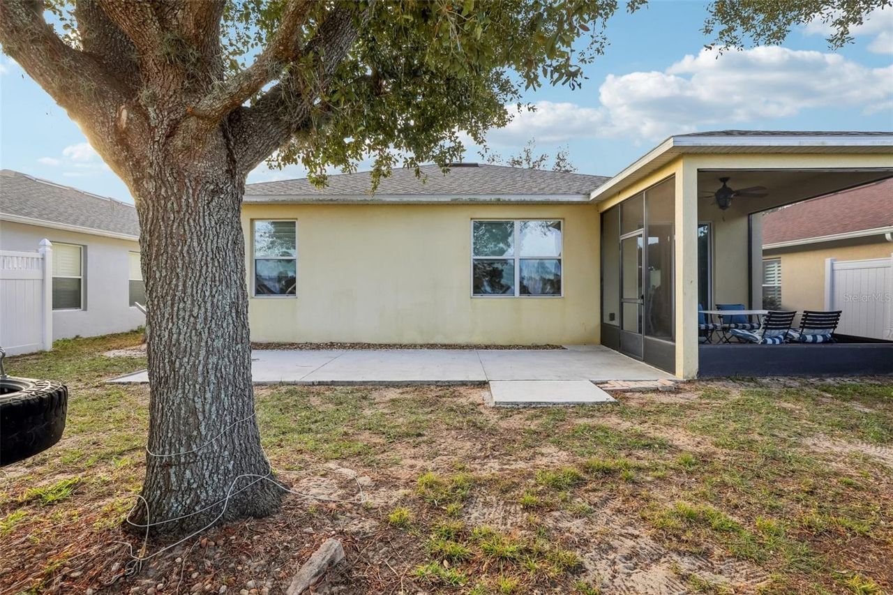 1689 STRATHMORE CIRCLE — photo 33