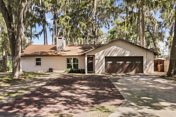 1080 FOREST DRIVE, TAVARES, FL