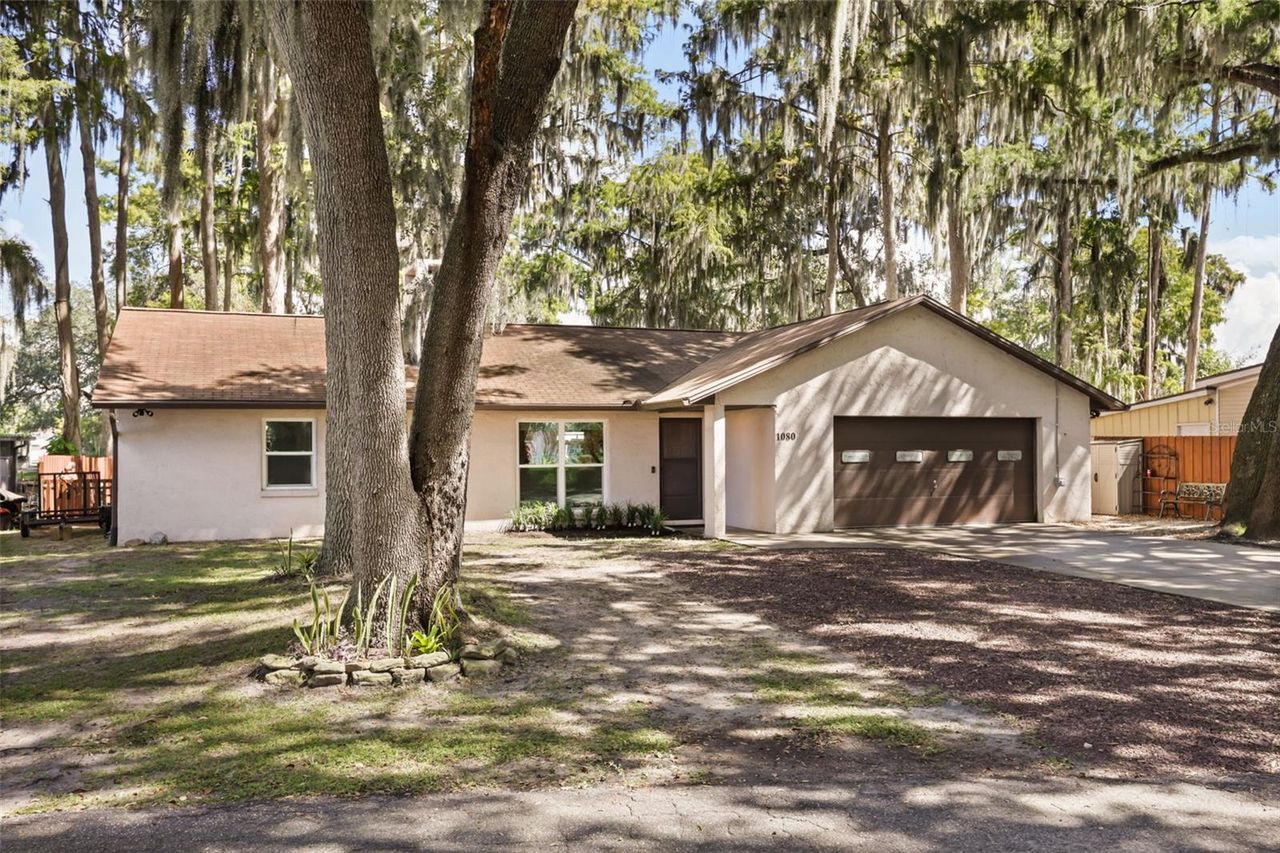 1080 FOREST DRIVE — photo 2