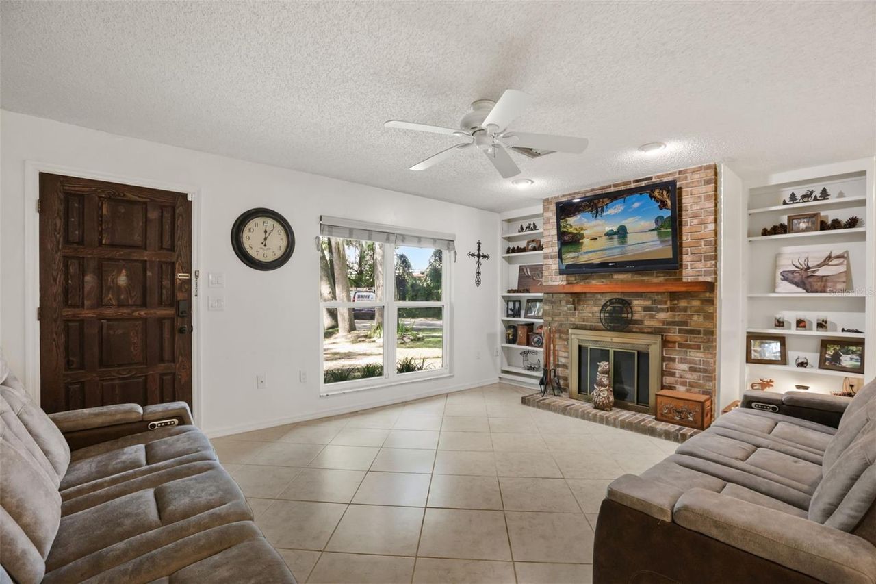 1080 FOREST DRIVE — photo 4