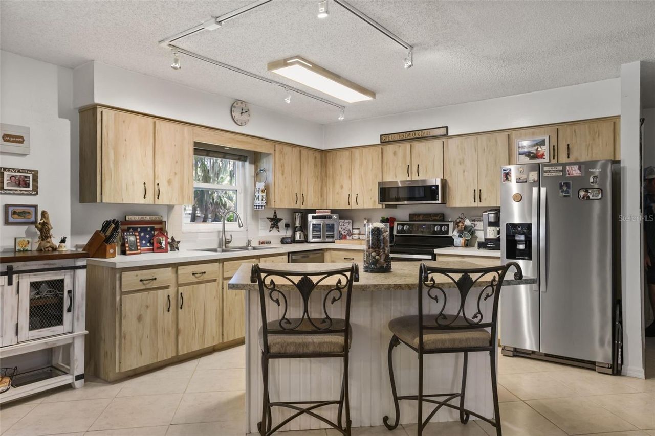 1080 FOREST DRIVE — photo 8