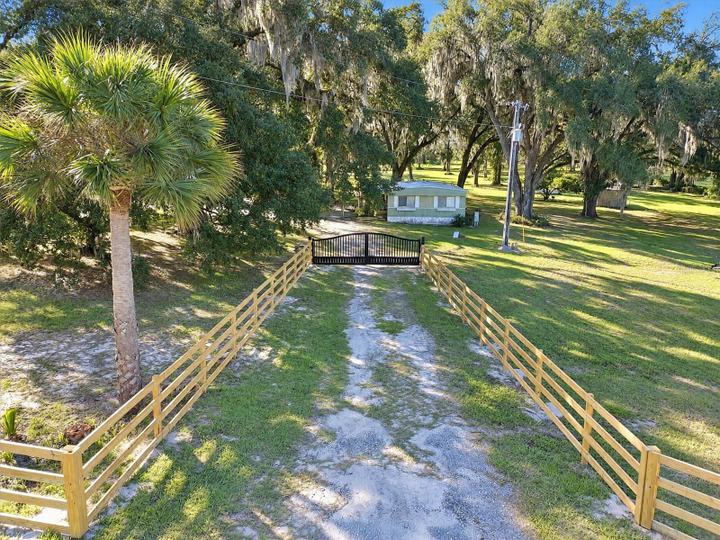 2930 GRIFFIN AVENUE, LADY LAKE, FL