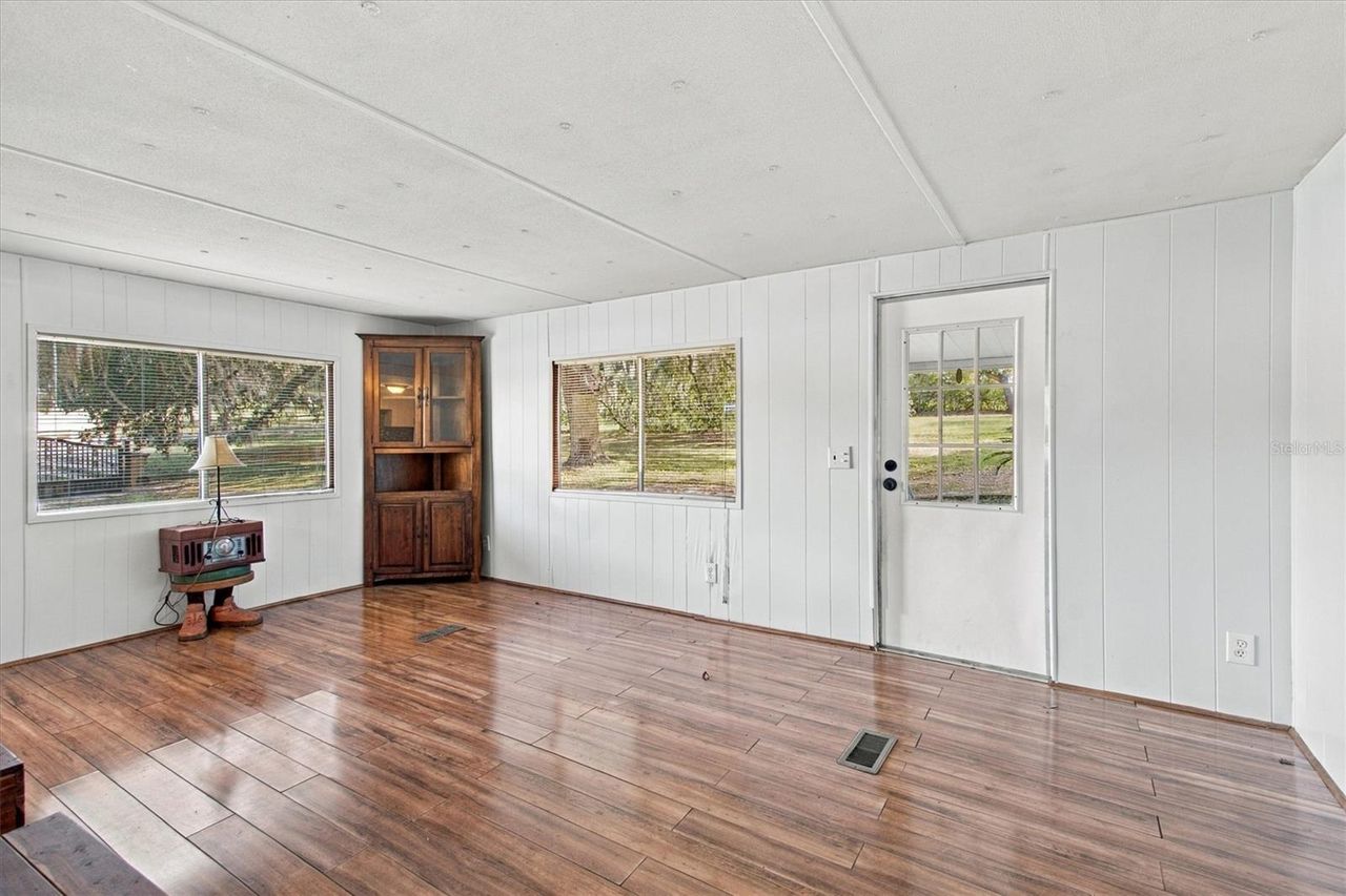2930 GRIFFIN AVENUE — photo 22