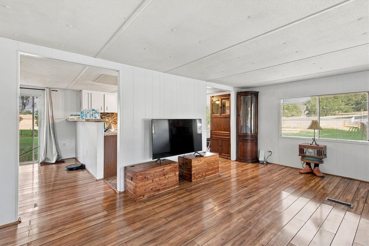 2930 GRIFFIN AVENUE — photo 23