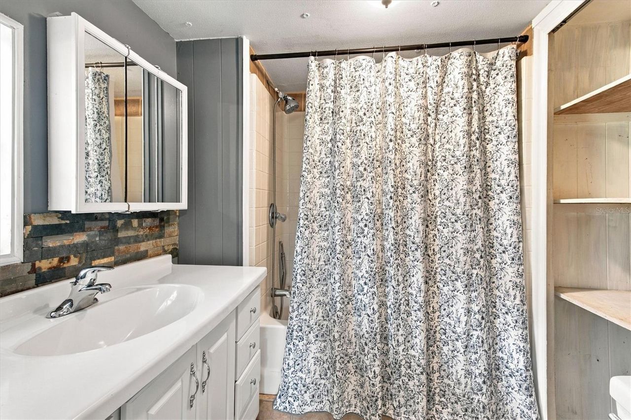 2930 GRIFFIN AVENUE — photo 27