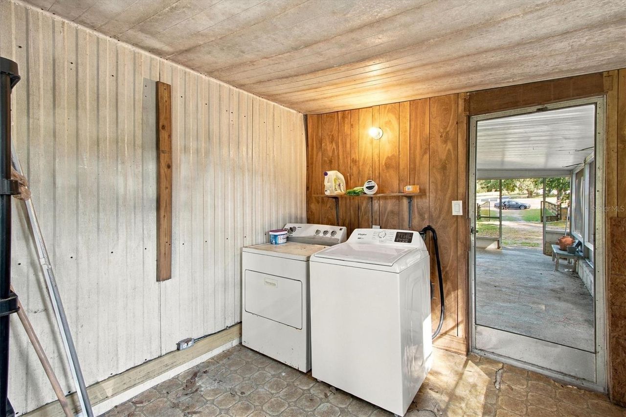 2930 GRIFFIN AVENUE — photo 30