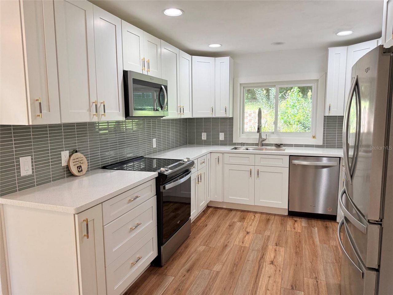 1765 HILLTOP DRIVE — photo 6