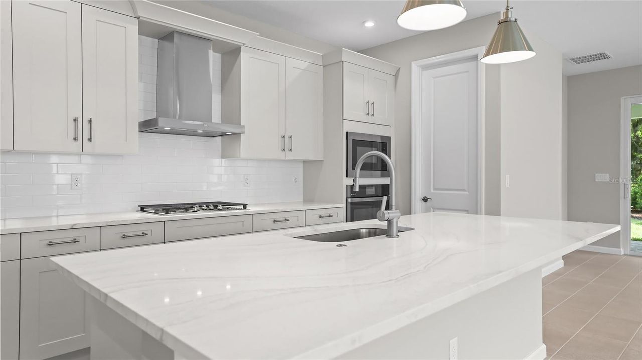 948 CLUB CRESSWIND DRIVE — photo 11