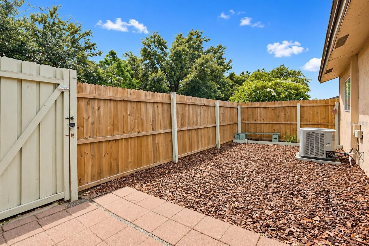 343 ROSEWOOD LANE — photo 8