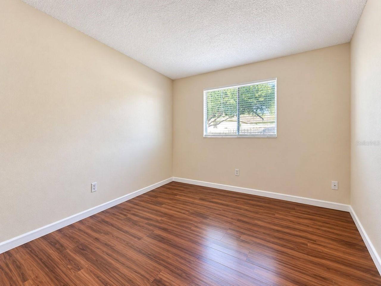 343 ROSEWOOD LANE — photo 16