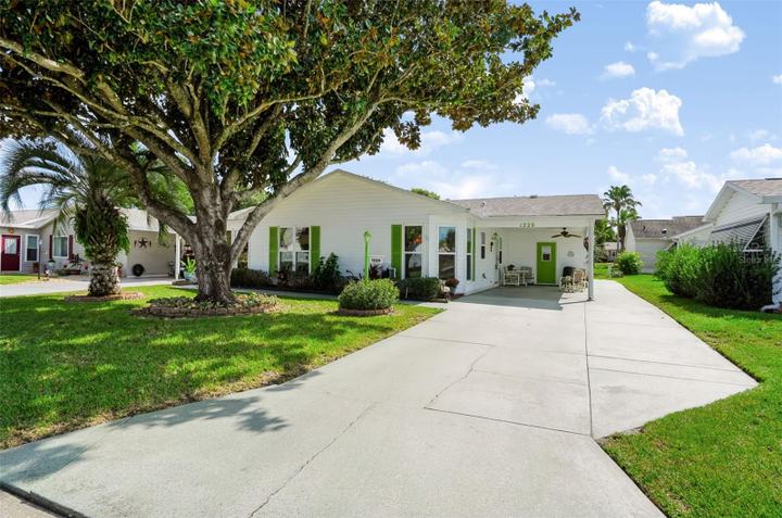 1220 MARIA COURT, LADY LAKE, FL