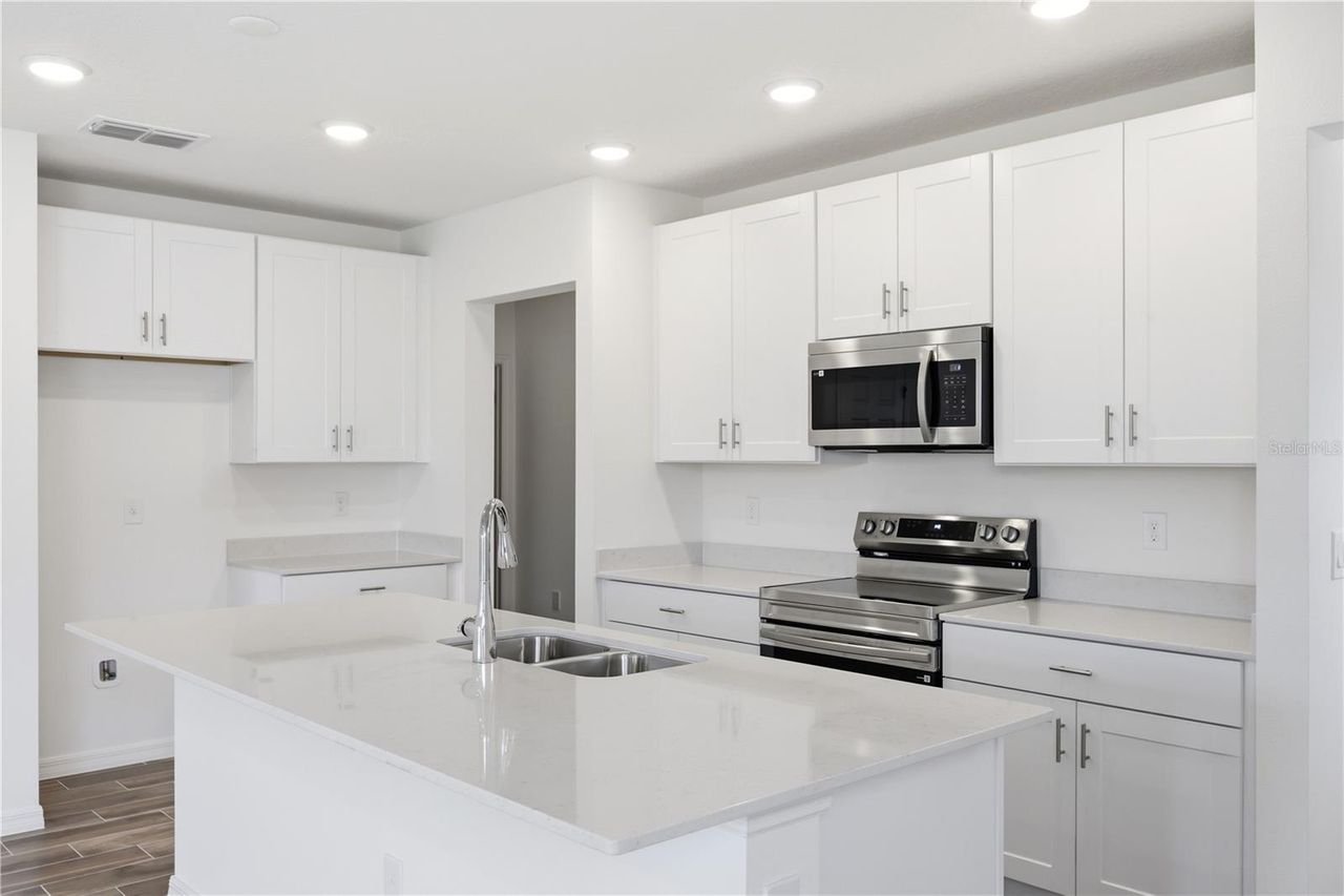 2301 LEELA CIRCLE — photo 2