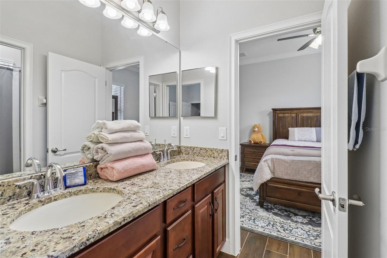 121 HARVEST GATE BOULEVARD — photo 18