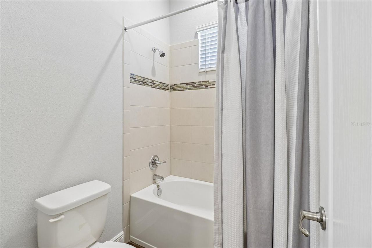 121 HARVEST GATE BOULEVARD — photo 20