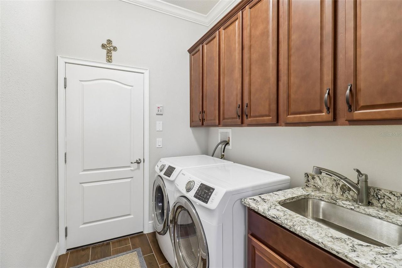 121 HARVEST GATE BOULEVARD — photo 24