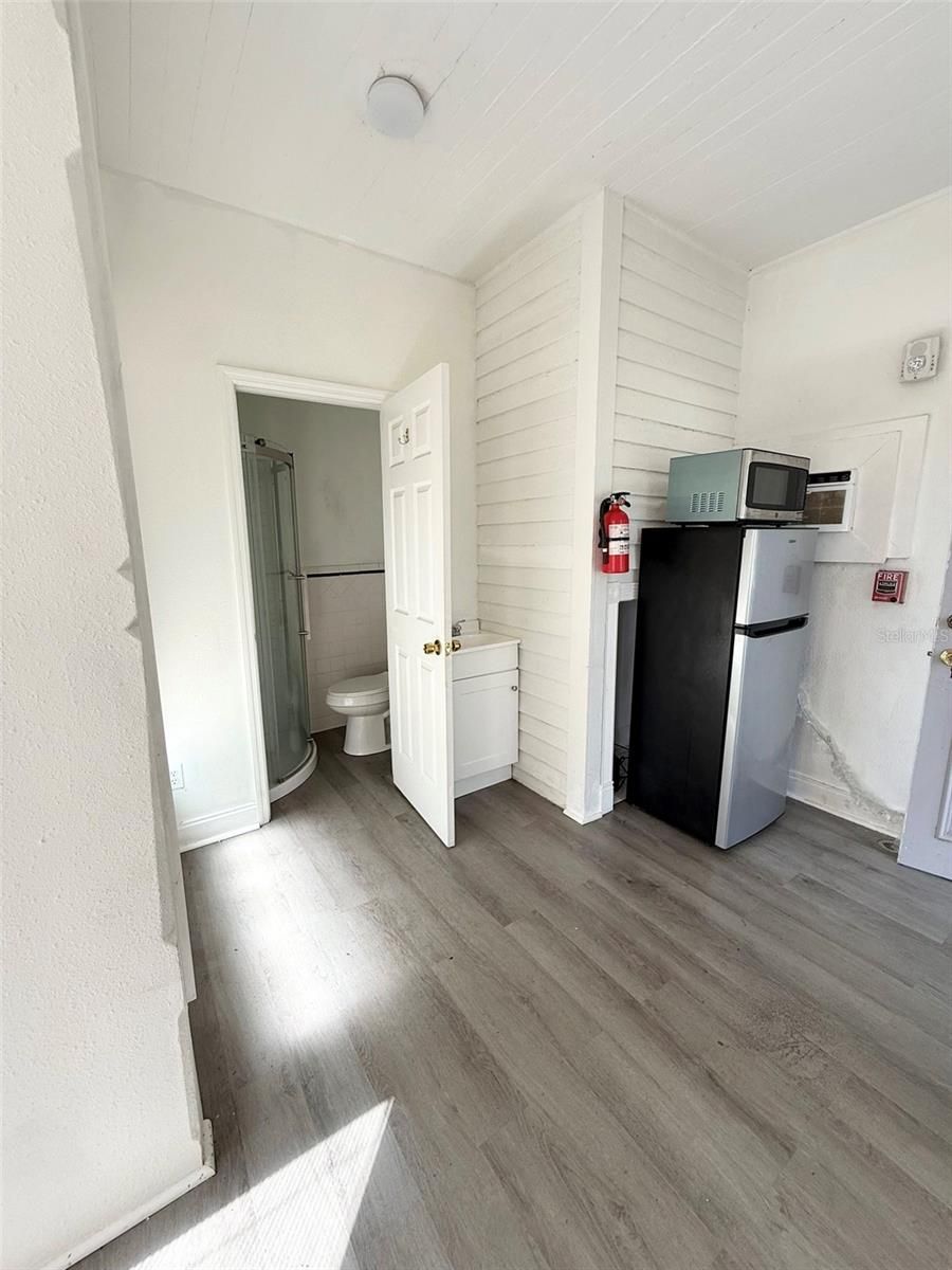 104 GROVE STREET — photo 13