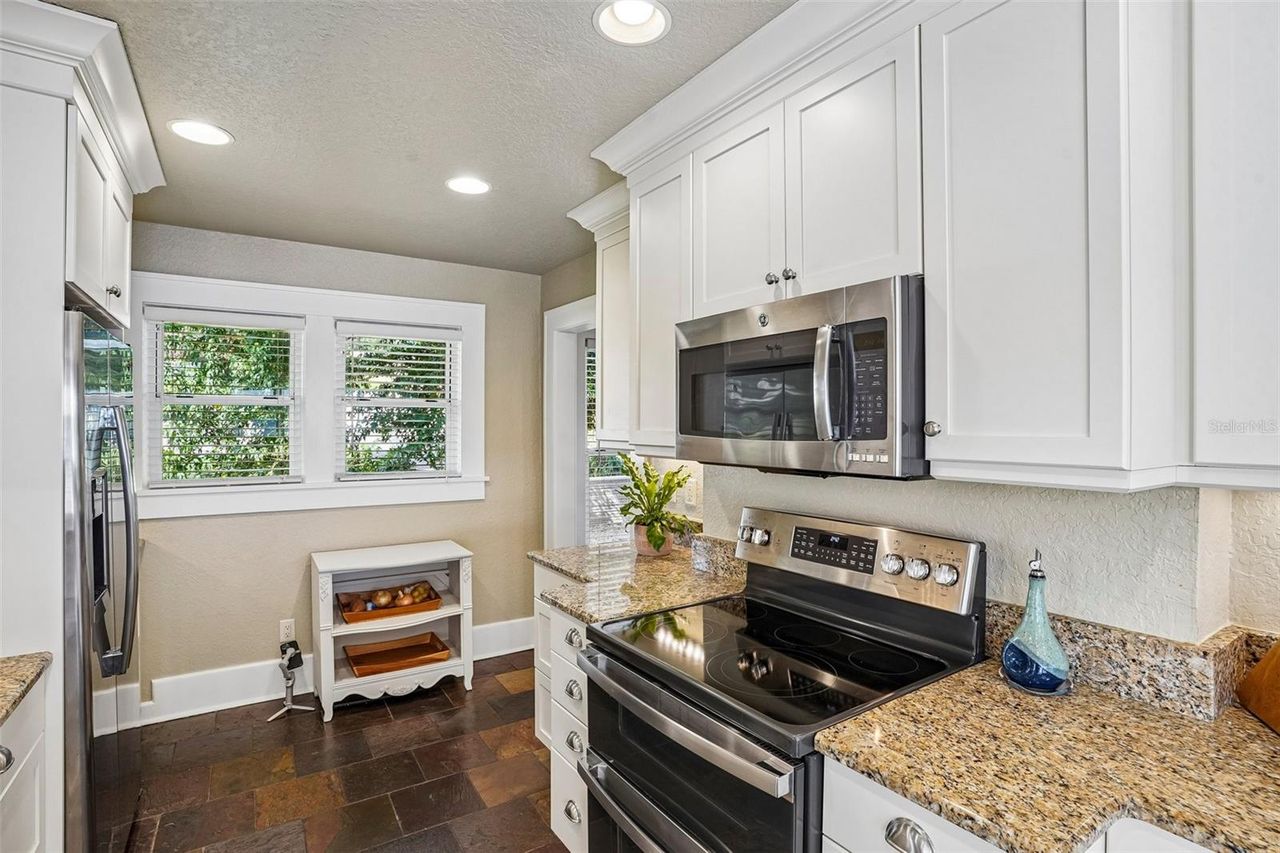 1501 FAHNSTOCK STREET — photo 27