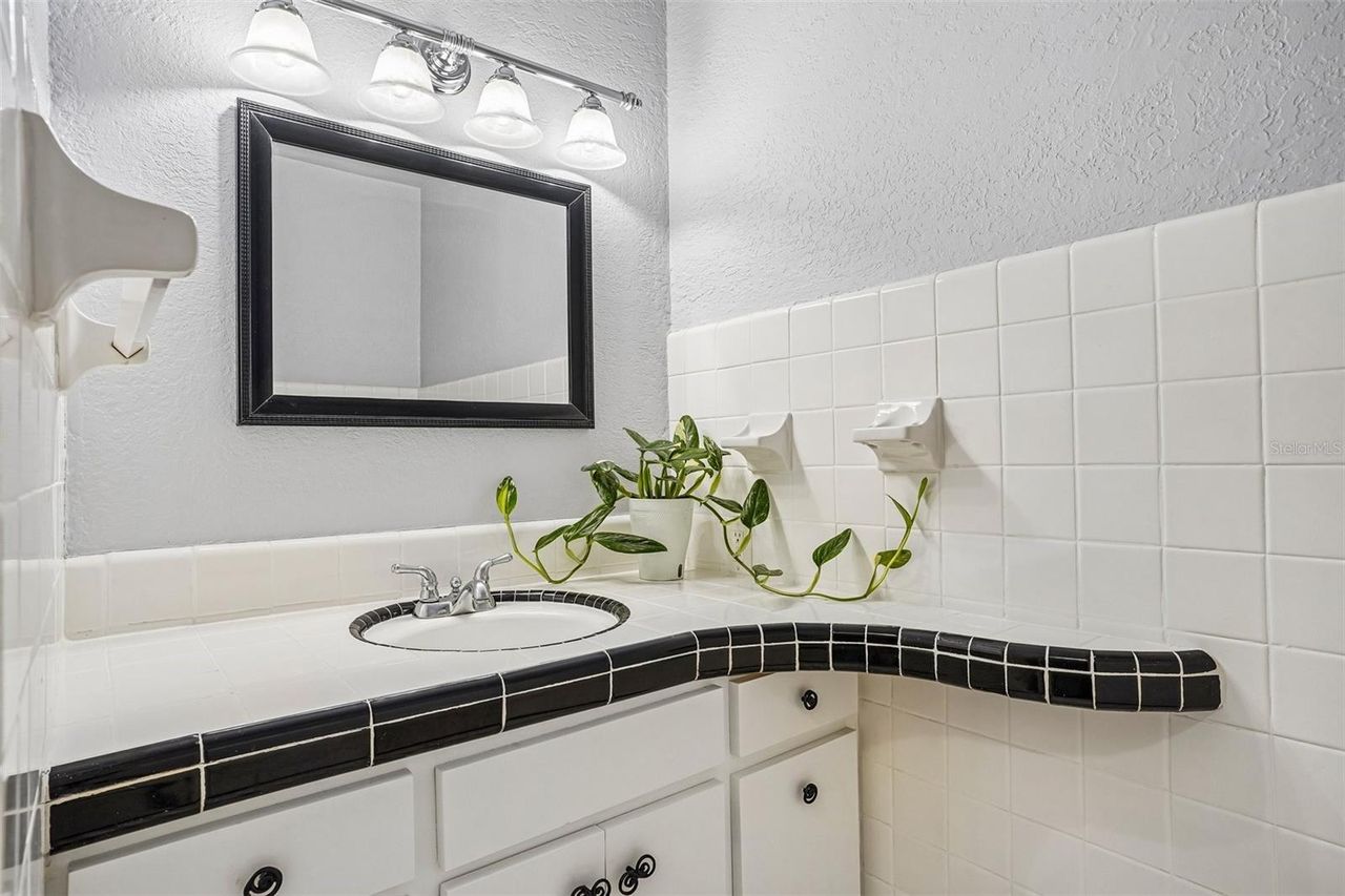 1501 FAHNSTOCK STREET — photo 41