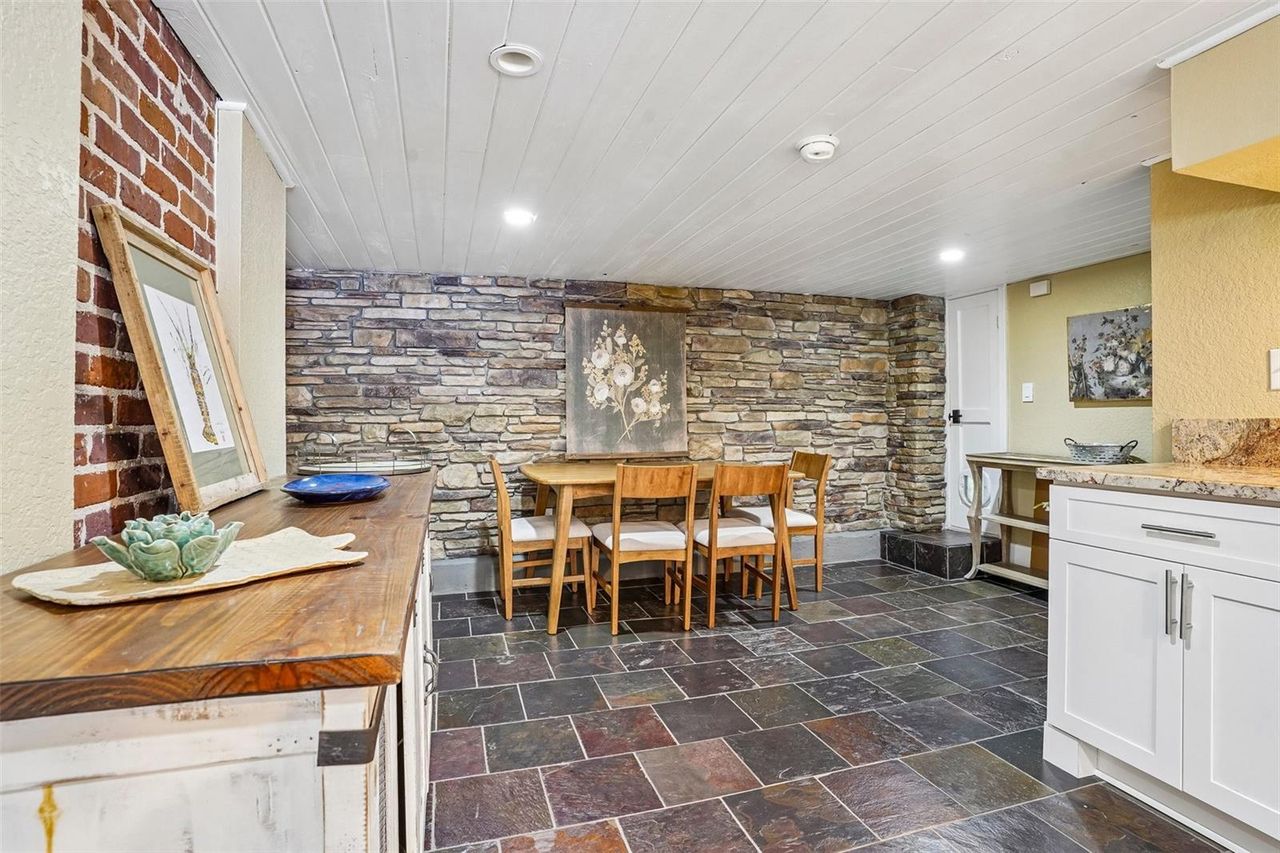 1501 FAHNSTOCK STREET — photo 59