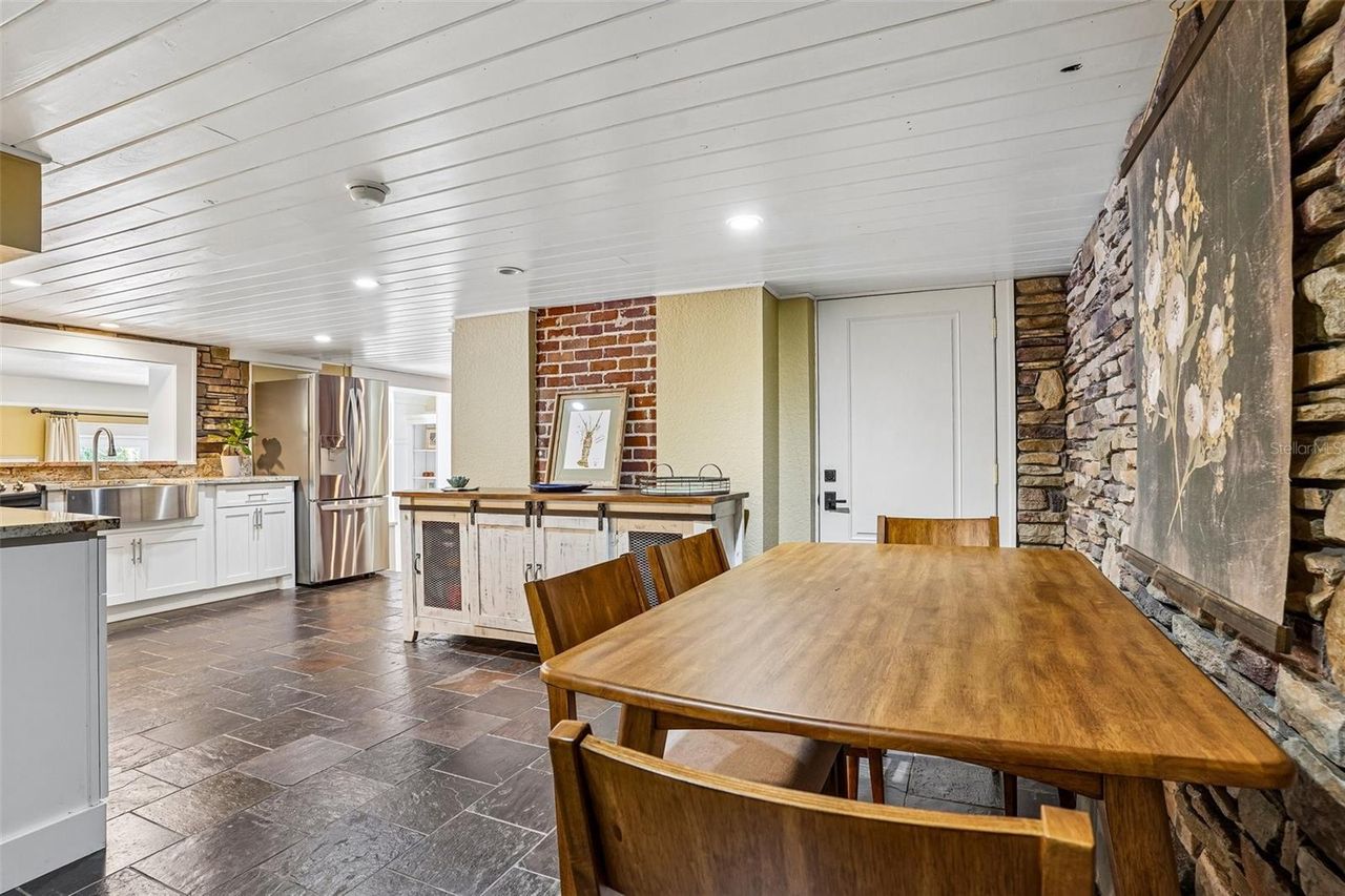 1501 FAHNSTOCK STREET — photo 60