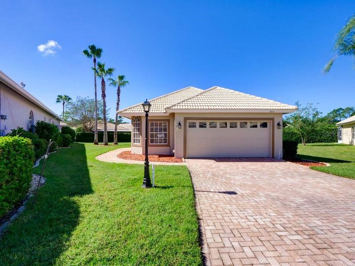 9013 HEATHLAND COURT, MOUNT DORA, FL