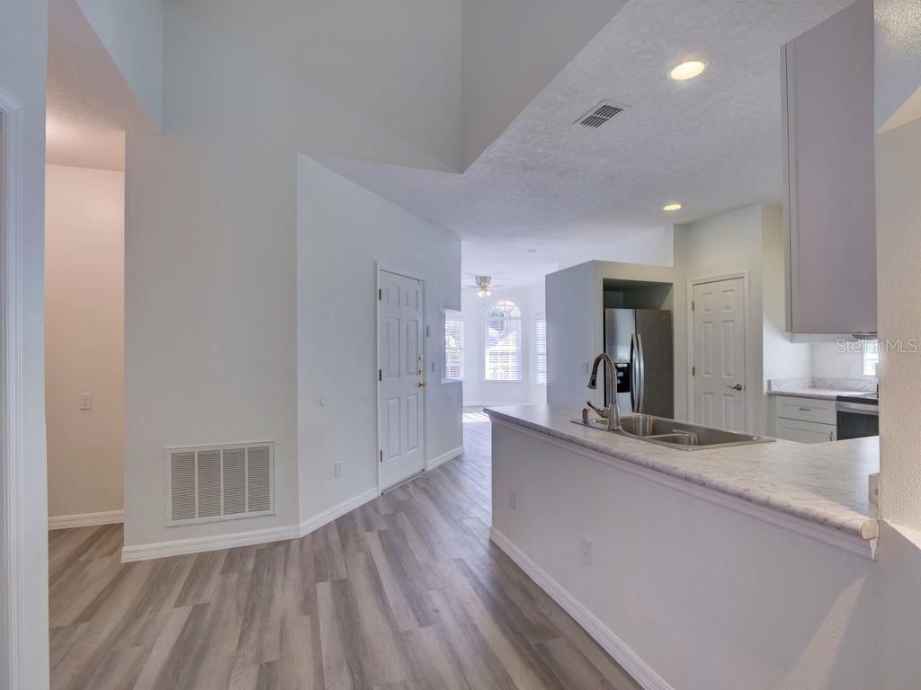 9013 HEATHLAND COURT — photo 8