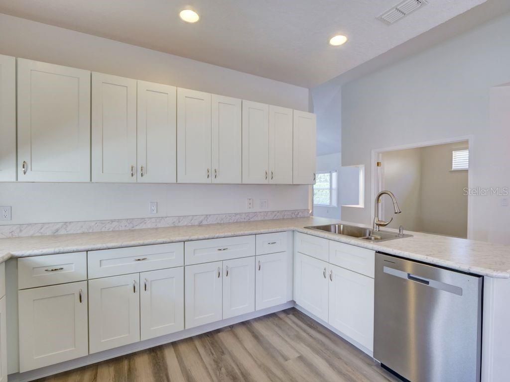 9013 HEATHLAND COURT — photo 15