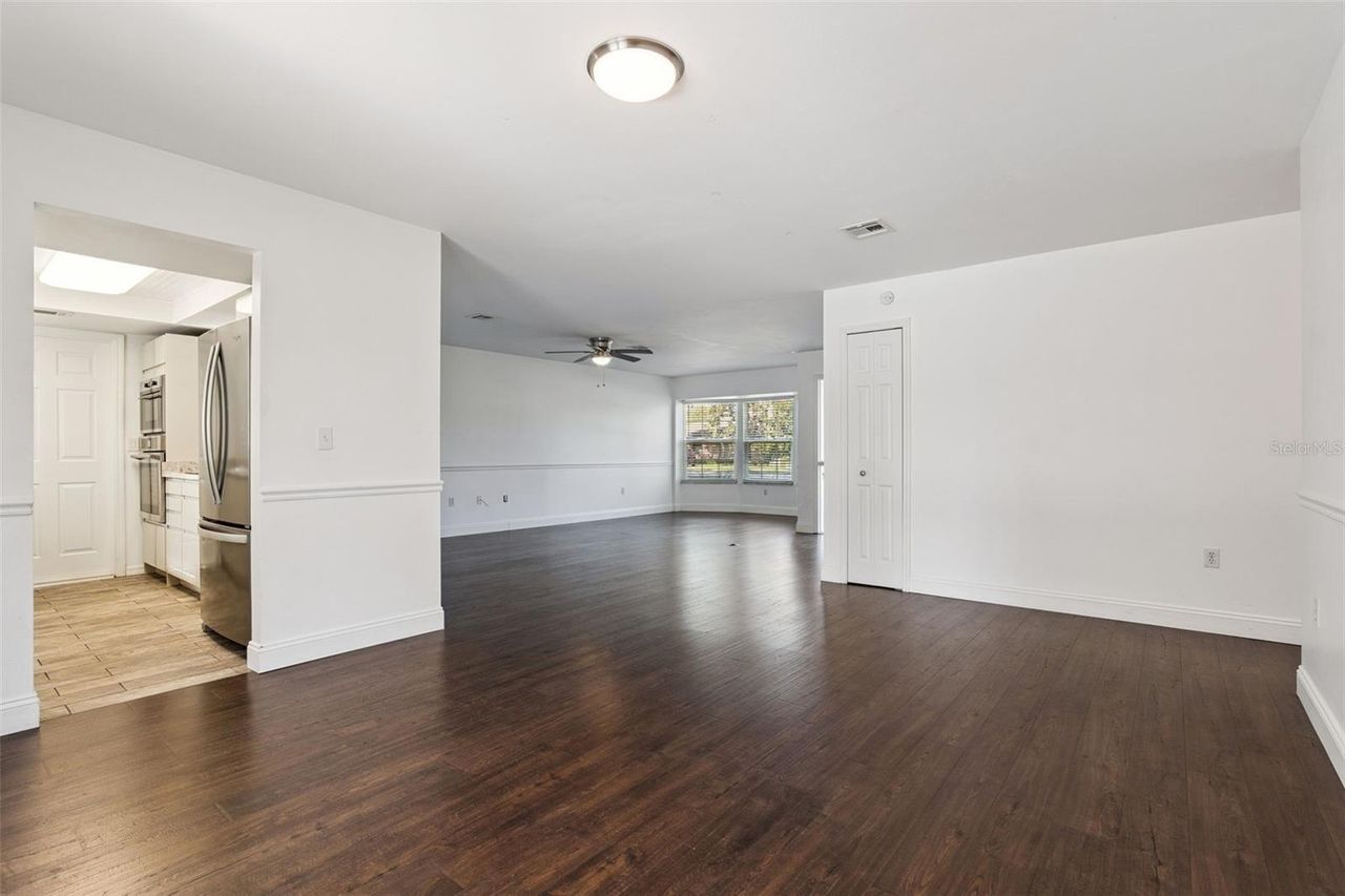 5246 ROYAL OAK DRIVE — photo 8