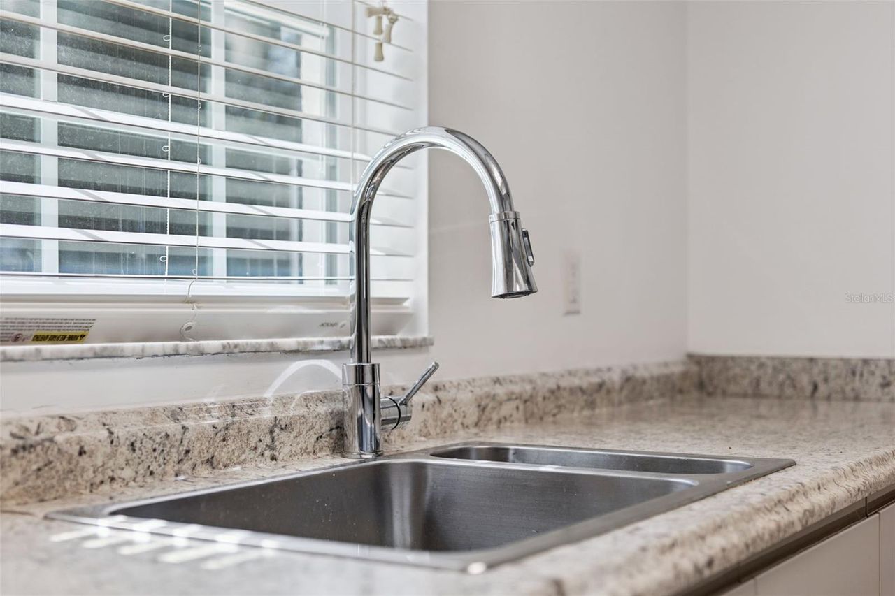 5246 ROYAL OAK DRIVE — photo 11